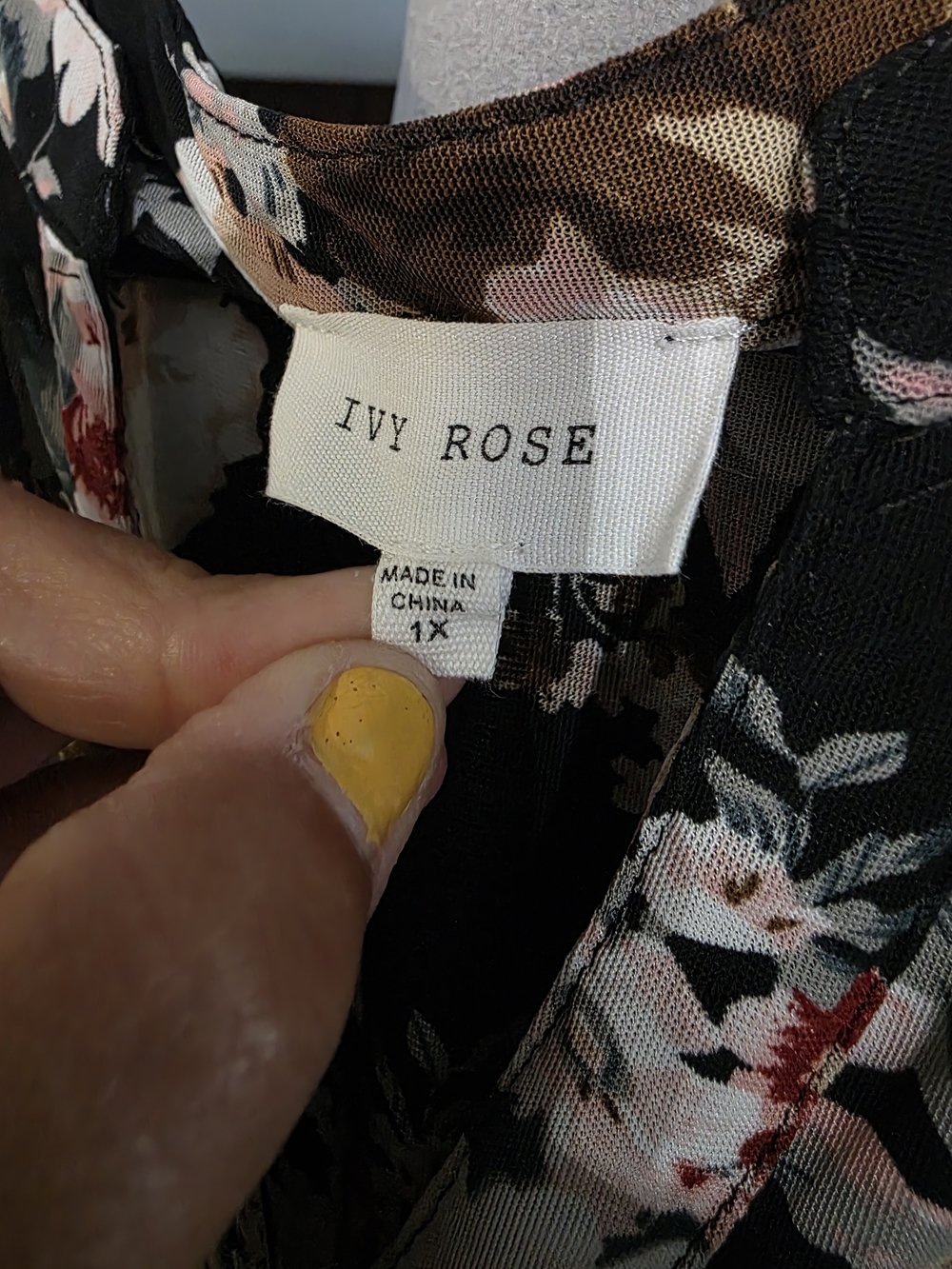 3 - Size 1X Women's Blouses - Picture 6 of 7